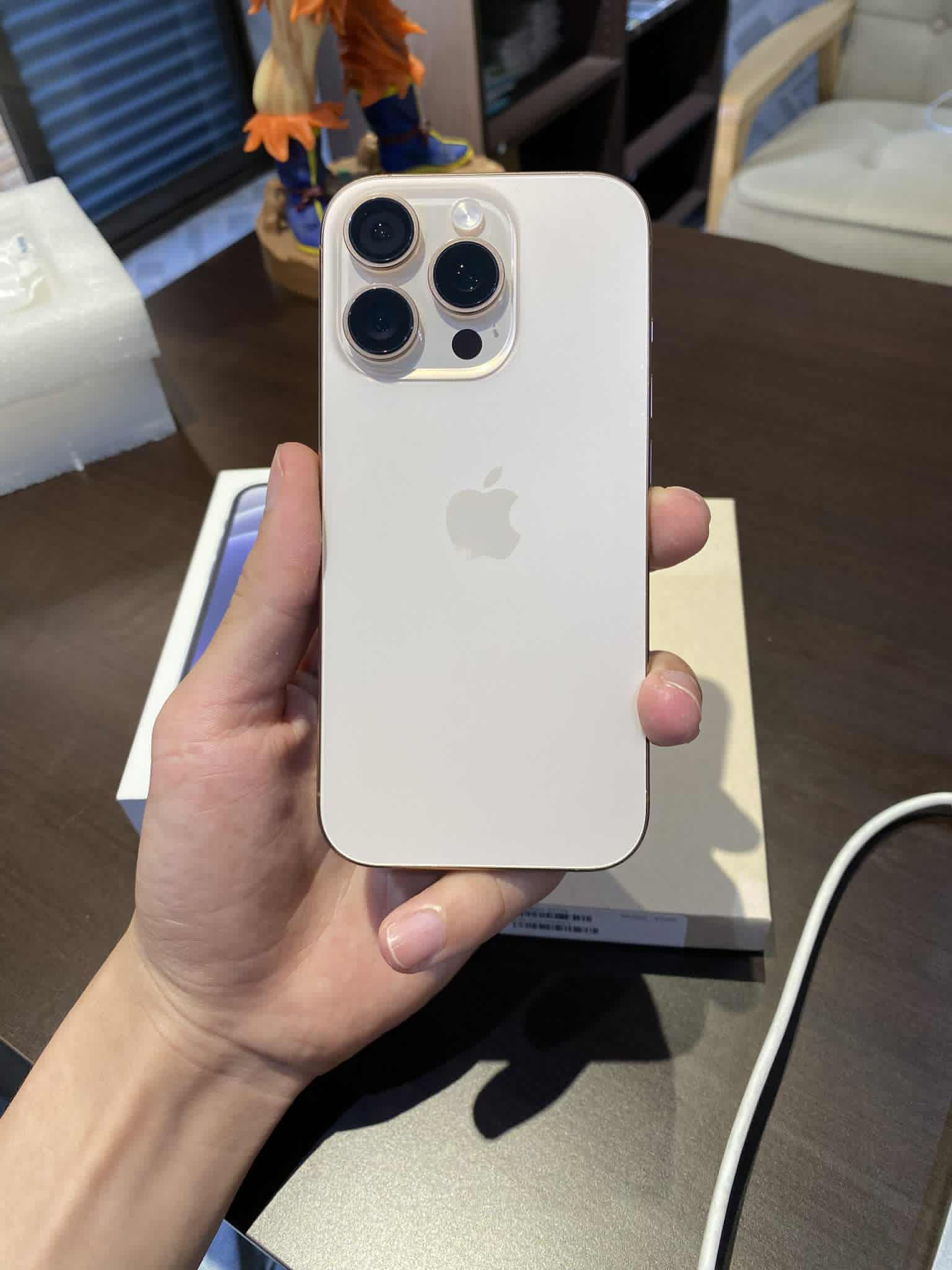 iPhone 16 Pro Gold 128GB
